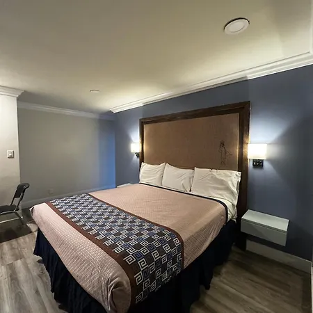 Friendship Motor Inn-3