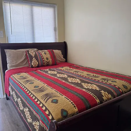 Apache Motel-2