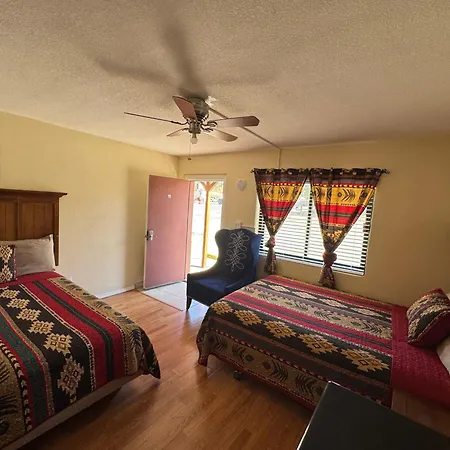 Apache Motel-3