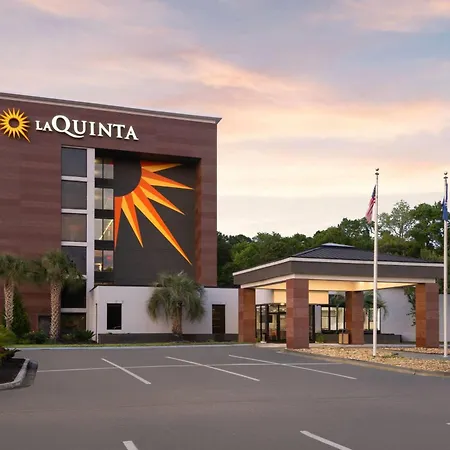 La Quinta Inn & Suites By Wyndham Myrtle Beach-2