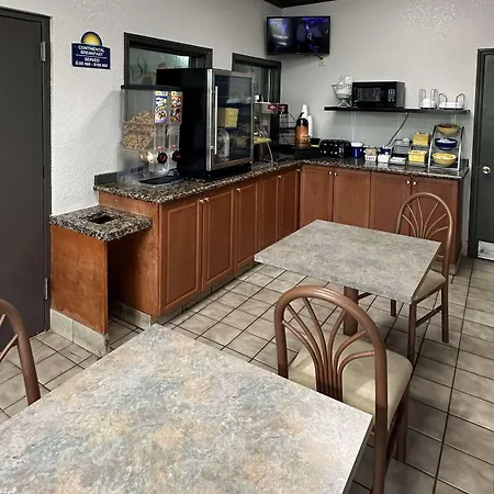 Days Inn By Wyndham Charlotte Northlake-3