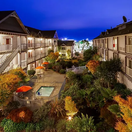 Best Western Plus Bayshore Inn-3