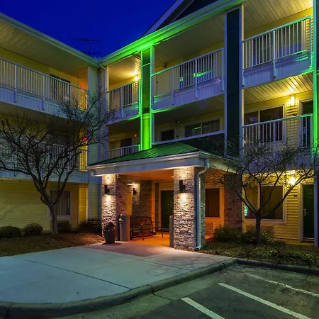 Suburban Studios Winston Salem-University Parkway-3