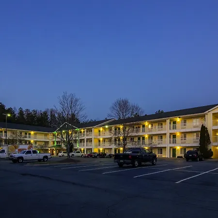 Suburban Studios Winston Salem-University Parkway-2