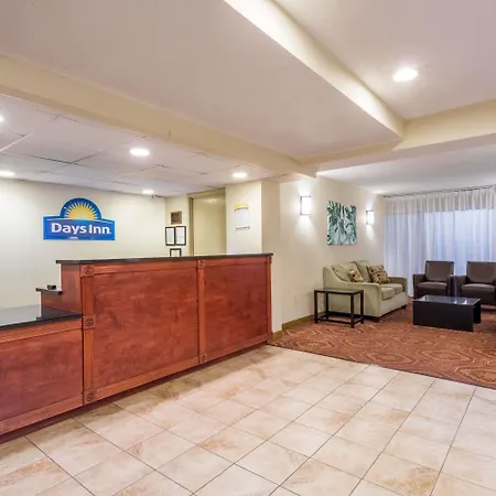 Days Inn By Wyndham Charlottesville/University Area-3