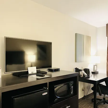 Best Western Plus The Four Corners Inn-3
