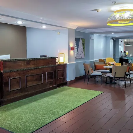 Sleep Inn & Suites East Chase-2
