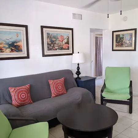 Breakaway Inn Guest House-3