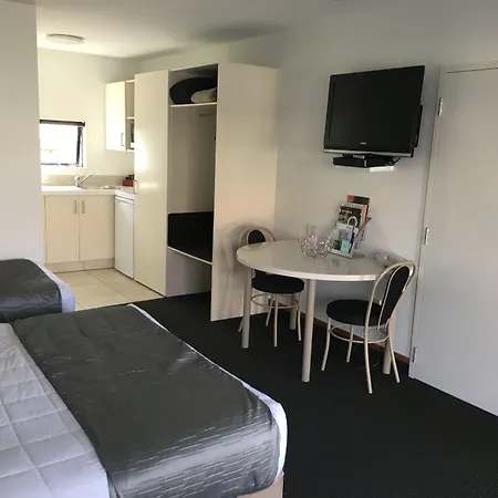 Palms Motel-2