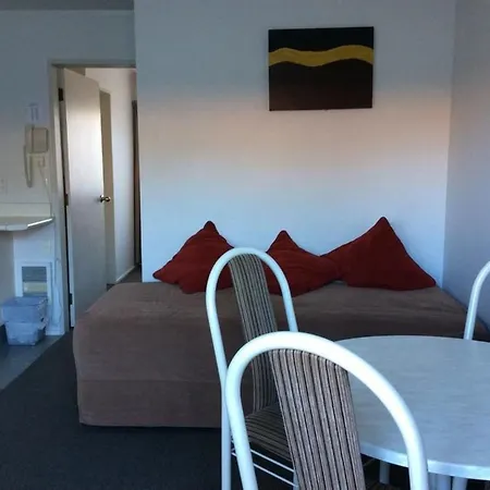 Marksman Motor Inn-2
