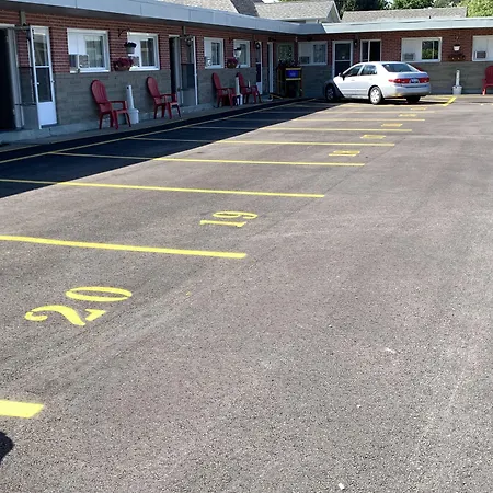 Trunk Road Motel-2
