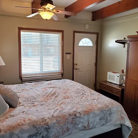 Golden Gate Lodging-3