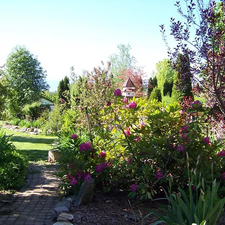 Bavarian Orchard Motel-2