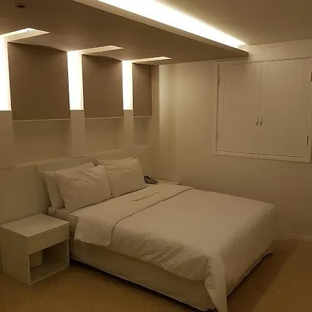 Motel P.X-2