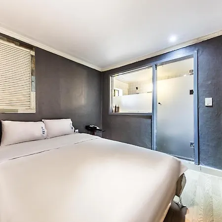 In Seoul Sinchon Goguma Hotel-2