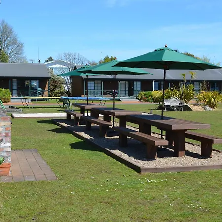 Cedarwood Lakeside Motel&Conference Venue-2