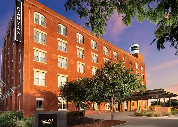 Pet Friendly hotel: Canvas Hotel Dallas