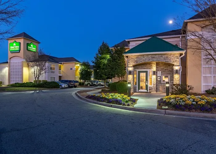 Hometowne Studios By Red Roof Atlanta Ne - Peachtree Corners