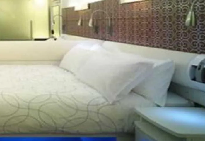 Hotel with pool: All Seasons Christchurch