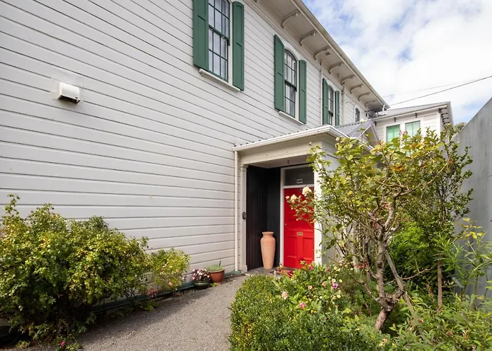 Vacation home: Thorndon Heritage Listed Villa