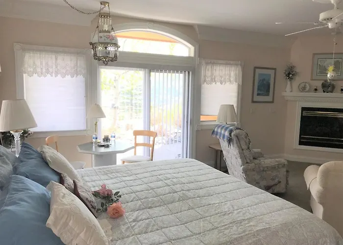 Sonnenhof Lakewood Manor Bed And Breakfast.