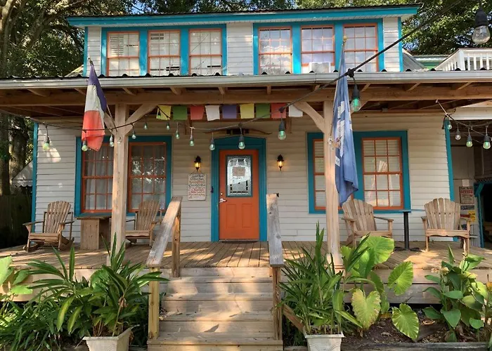 Hotel near College: Blue Moon Guest House