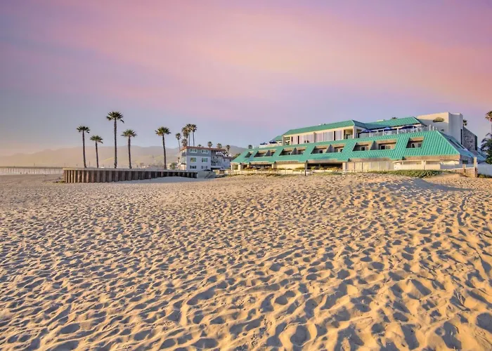 Pet Friendly hotel: Seaventure Beach Hotel