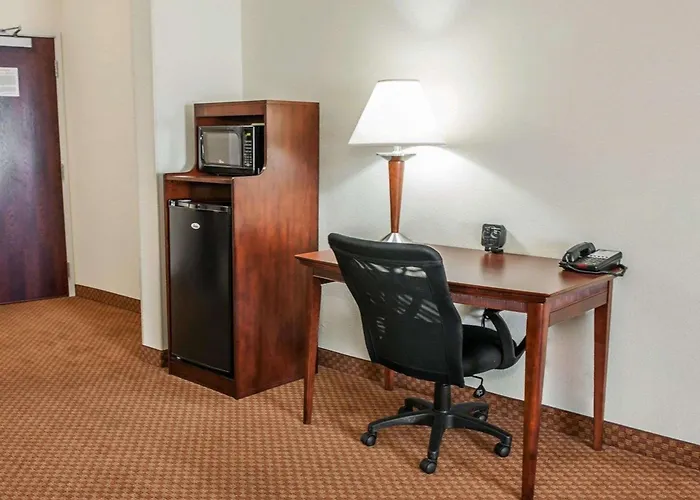 Comfort Suites Near Airport