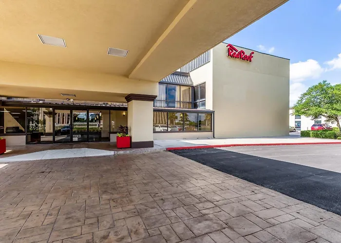 Pet Friendly hotel: Red Roof Inn Plus & Suites Houston - Iah Airport Sw