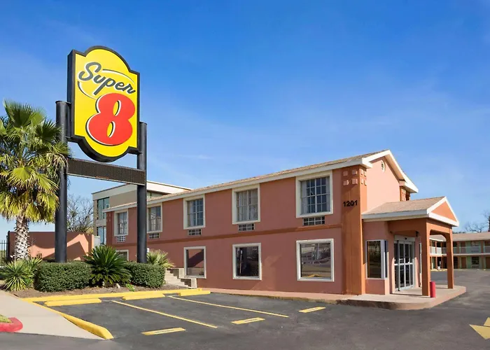 Super 8 By Wyndham Austin Downtown/Capitol Area