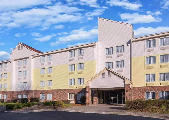 Days Inn By Wyndham Macon I-75 North
