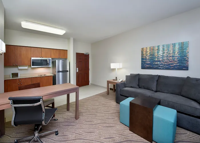Hawthorn Extended Stay By Wyndham Naples