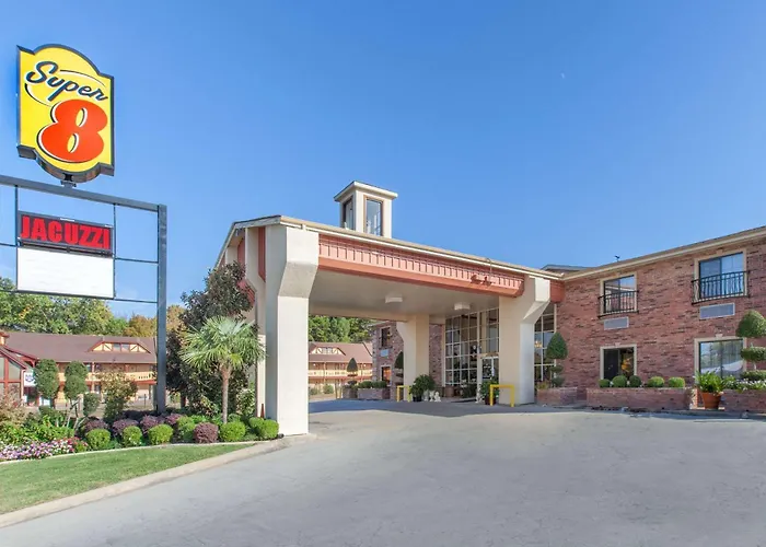 Hotel with view: Super 8 By Wyndham Tyler Tx