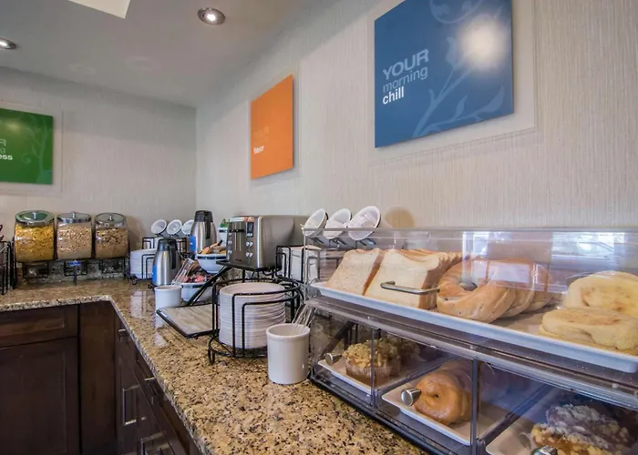 Comfort Inn & Suites Airport South