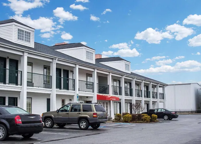 Cheap hotel: Econo Lodge Greenville Near University