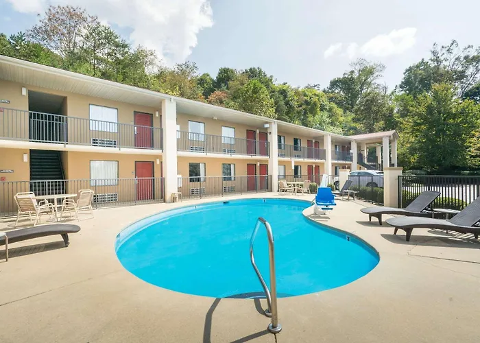 Days Inn By Wyndham Asheville Downtown North