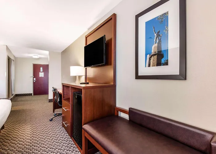 Comfort Suites Tuscaloosa Near University