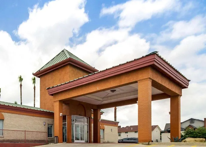 Econo Lodge Inn & Suites Eagle Pass