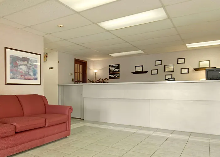 Family Hotel: Super 8 By Wyndham Red Deer