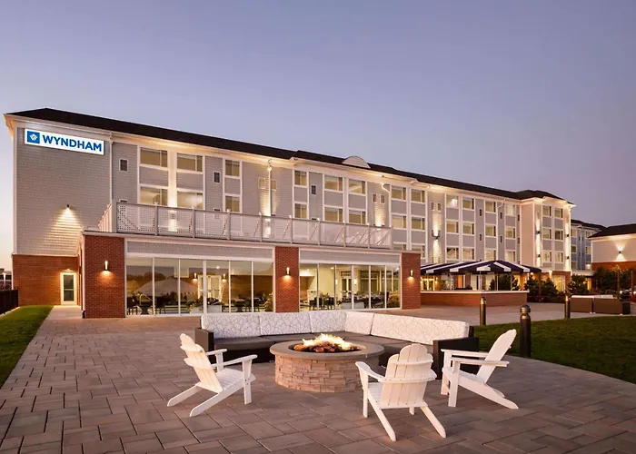 Wyndham Newport Hotel