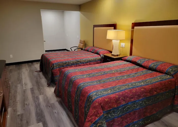 Cheap hotel: Stadium Inn & Spas