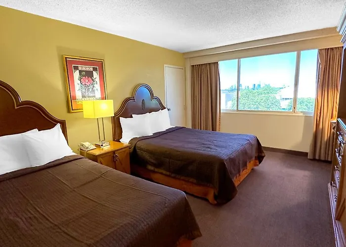 Cheap hotel: Golden Green Hotel By Oyo Charlotte