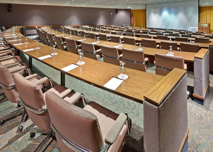 Pet Friendly hotel: Holiday Inn Memphis-University Of Memphis By Ihg