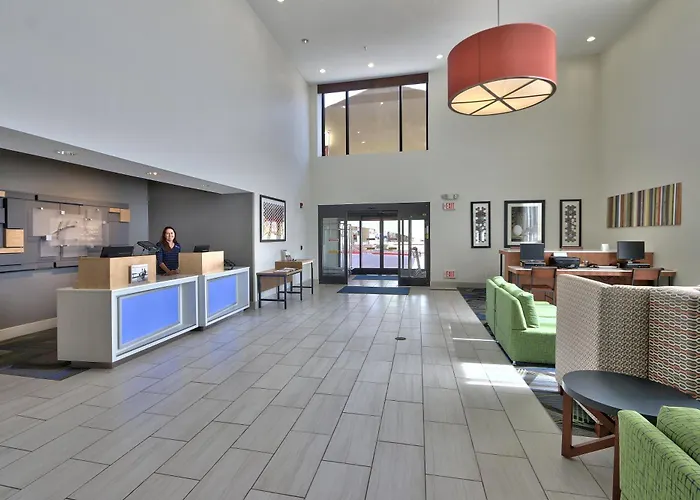 Holiday Inn Express & Suites Albuquerque - North Balloon Fiesta Park By Ihg