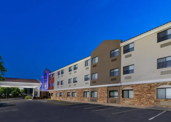 Holiday Inn Express & Suites Albuquerque - North Balloon Fiesta Park By Ihg