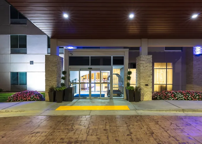 Holiday Inn Express Calhoun South By Ihg