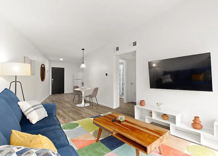 Hotel: The Concord Place