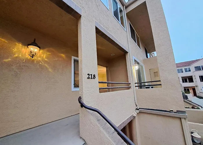 Venetian La Jolla 2 Bedroom Condo Luxury Furnished Near Beach And Utc Mall