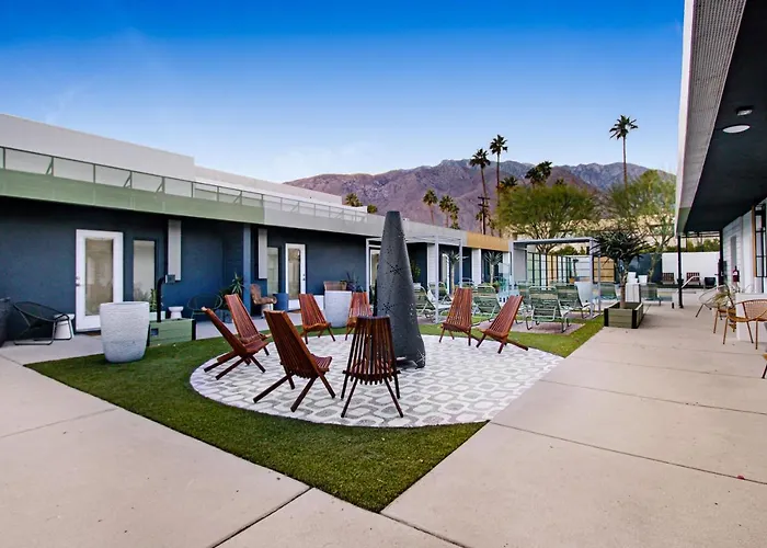 Central hotel: Mahala - 21 And Over (Adults Only)