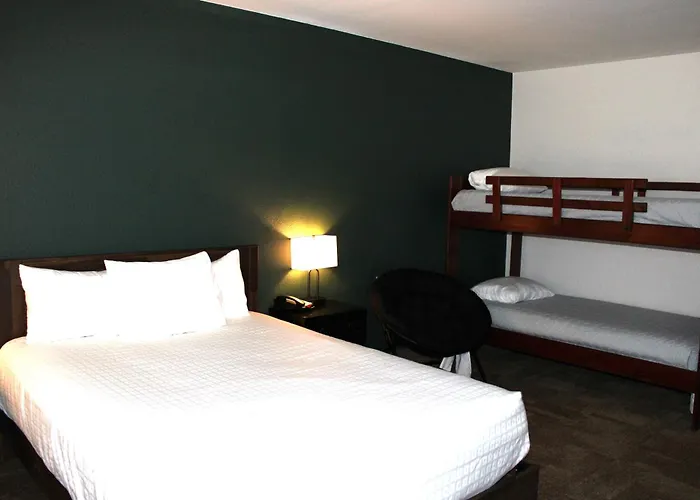 Airport Hotel: Boothill Inn And Suites